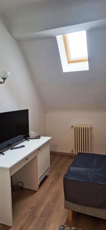 Hotel Triumf Bukares Bagian luar foto