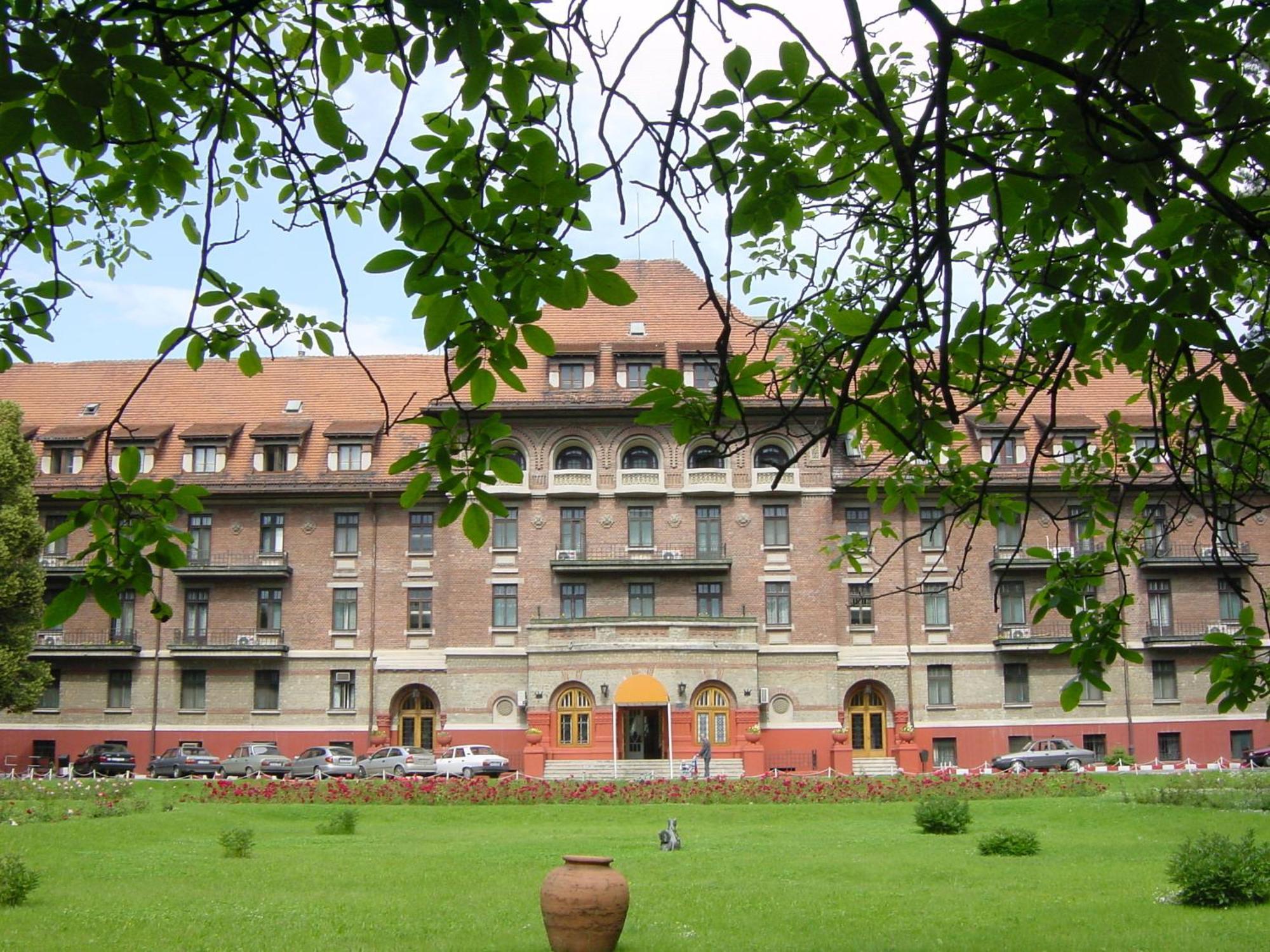 Hotel Triumf Bukares Bagian luar foto